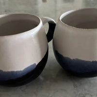 Olas Mug – 15.5 oz, Navy Blue Stoneware with Hand-Painted Mountain Design